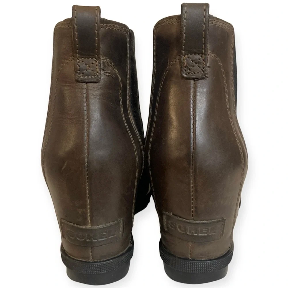 Sorel Joan Of Arctic Wedge II Chelsea Boots Booties Size 8.5 Dark Brown & Black